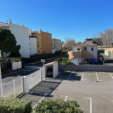 Apartamento Rénové Avec Clim, Parking, Piscine—proche Commerces, Et Port Au Cap D'agde - Fr-1-749-6 *